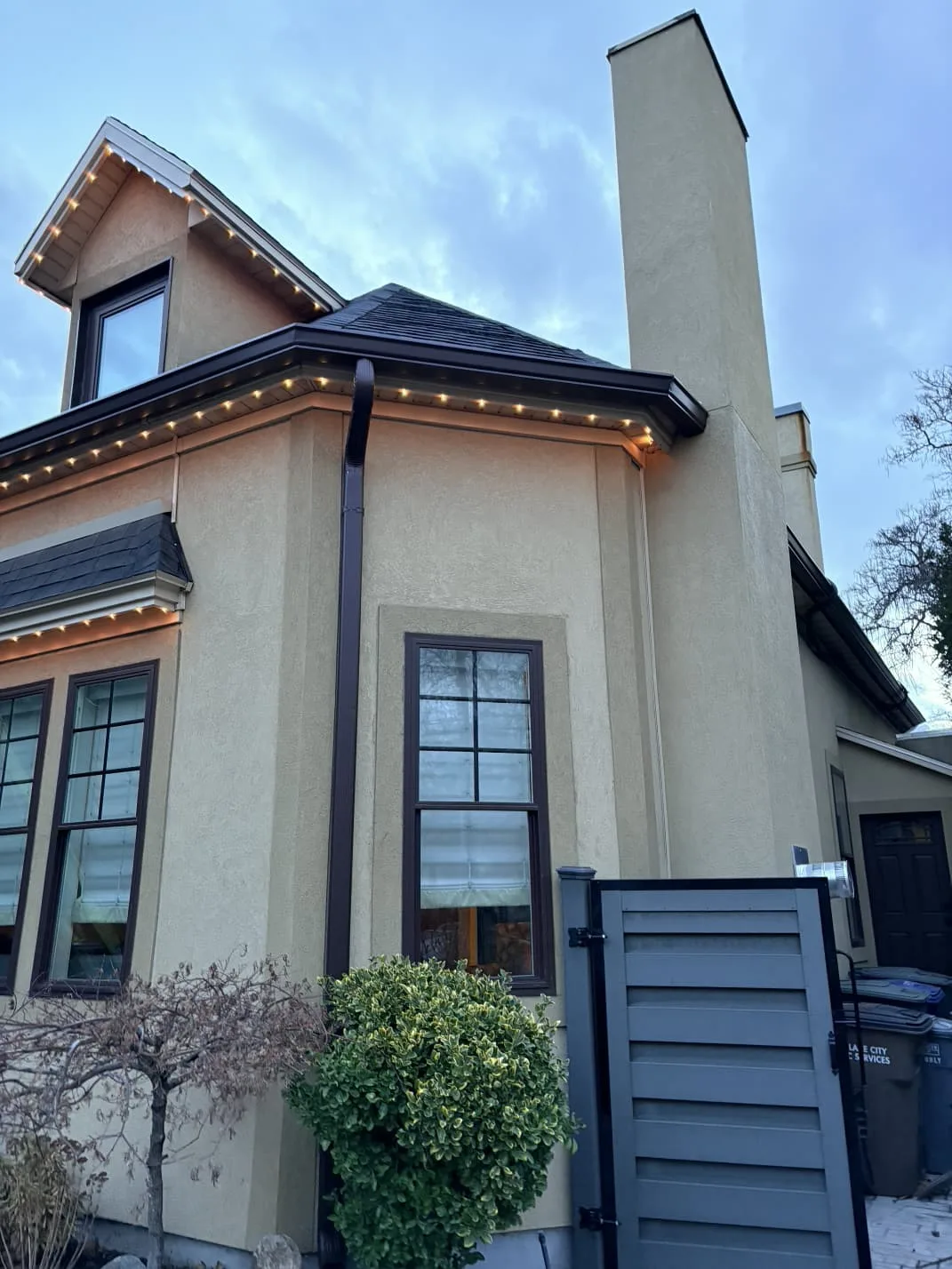 Looking for Utah entryway design ideas? Discover how Paramount Peaks helps homeowners elevate curb appeal with durable, modern exterior entry upgrades.
